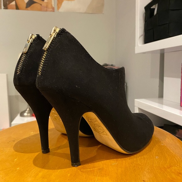 “Call it Spring” 7.5 size woman’s black boot heels - Picture 2 of 6